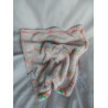 Blankets & Beyond - Schmusetuch - Regenbogen Wolke - rosa, weiß und bunte Regenbogenmotive  - ca. 38 cm x 38 cm groß
