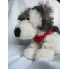 Sigikid - Plüschtier - Red Friends - Hund - Husky mit rotem Halstuch und roter Pfote  - ca. 30 cm groß - liegend