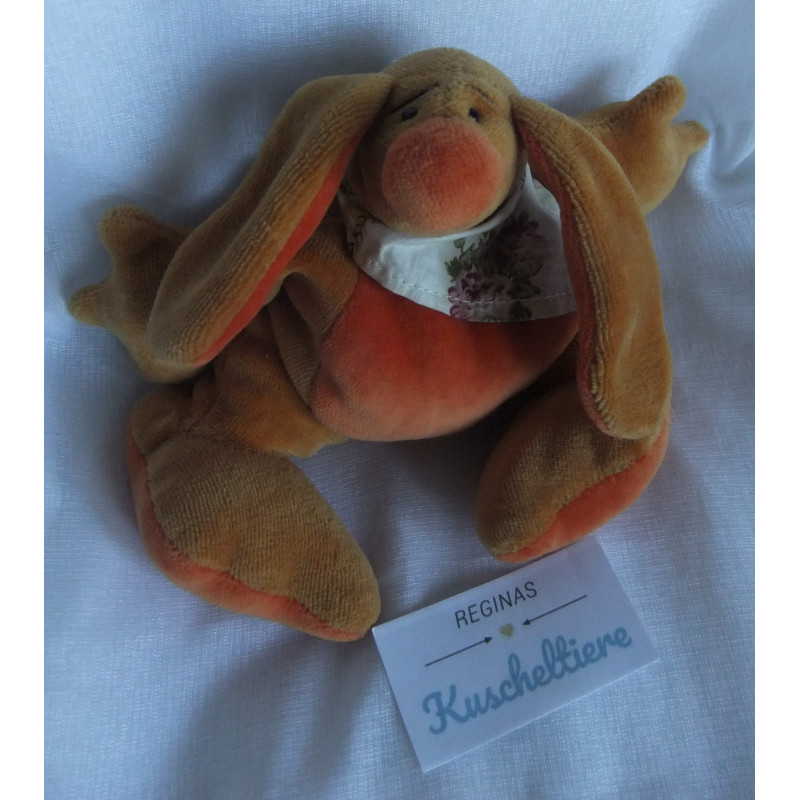 Bebe - Perlsacktier - Plüschtier - Hasenbommel mit Halstuch - Hase - orange/braun - ca. 20 cm groß - Schlenkerbeinchen
