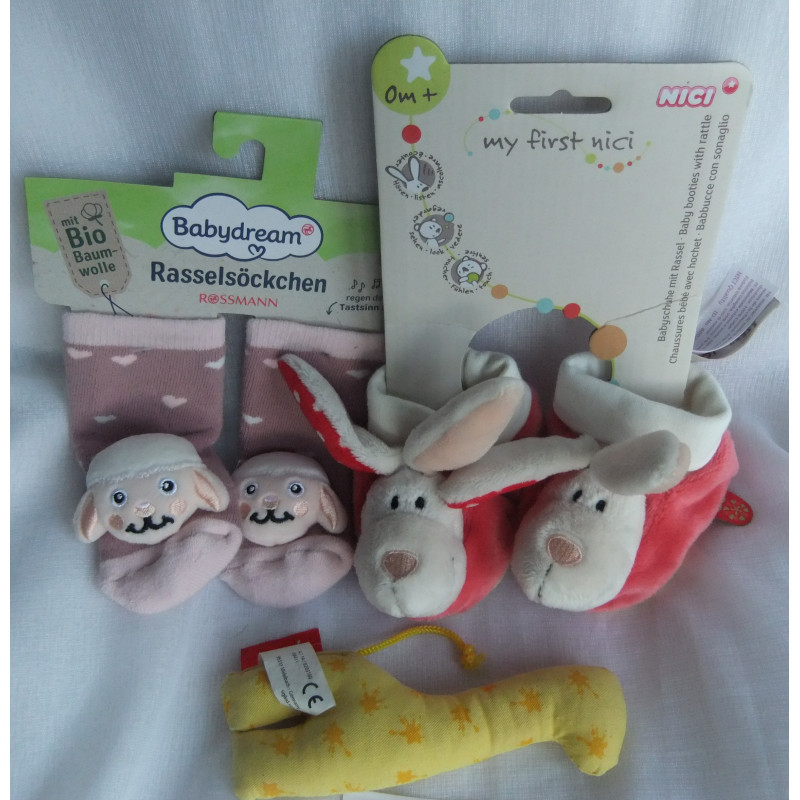 Babydream Schaf Söckchen mit Rasselgeräusch und My First Nici Plüschbabyschuhe Hase Tilli mit Rasselgeräusch