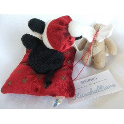 Nici - zwei Plüschtiere - Schaf Lothar mit Weihnachtsmütze und auf Kissen - Weihnachtsanhänger Herzbär Valentino
