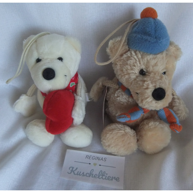 Nici - zwei Plüschtiere -  Winterbär Bär Philip mit Mütze und Schal und Love Bär mit Schal und Herzchen im Arm