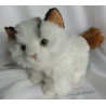 Uni Toys - Plüschtier - Katze - weiß, braun - ca. 18 cm hoch und ca. 19 cm lang