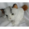 Uni Toys - Plüschtier - Katze - weiß, braun - ca. 18 cm hoch und ca. 19 cm lang