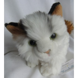 Uni Toys - Plüschtier - Katze - weiß, braun - ca. 18 cm hoch und ca. 19 cm lang