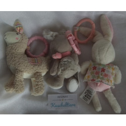 Pusblu - drei Greiflinge mit Rasselgeräusch - Hase mir Kleidchen, Känguru und Lama beige