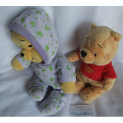 zwei Plüschtiere - Joy Toy Disney Winnie Pooh und Nicotoy Disney Winnie Pooh mit Schlafanzug (Motive leuchten im Dunklen)