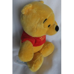 Nicotoy - Disney - Plüschtier - Winnie Pooh gelb mit Pullover rot mit Aufschrift - ca. 30 cm groß - Schlenker