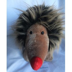 Sigikid - Plüschtier - Igel Ingo Isewitz braun, rot mit rotem Halstuch - ca. 43 cm groß - liegend