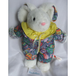 Euro Play Toys GmbH - Vintage Plüschtier - Hase weiß mit buntem Einteiler und Halskrause - ca. 35 cm groß