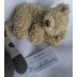 Zwei Plüschtiere - Inware GmbH Plüschtier Katze und G. Wurm KG Plüschtier Schlafbärchen