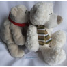 Zwei Plüschtiere - Bärchen - My baby XXXLutz Plüschtier Bär weiß mit Schal und  Frie-Play Collection Bär mit Halstuch