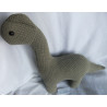 Depot - Plüschtier - For Little Ones - Strick - Dino - oliv - ca. 42 cm hoch und ca. 35 cm lang - stehend