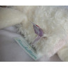 Nici - Plüschtier - Schaf Jolly Mäh Elsa mit Schmetterling am Öhrchen - ca. 30 cm groß - liegend
