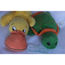 TCM Tchibo - zwei Plüschtiere - Badetier Ente Schnatti und Staubtier Plüschtier Schildkröte