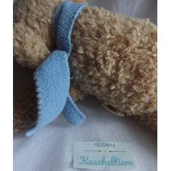 TCM Tchibo - Plüschtier - Hund Willi Wuschel hellbraun mit Schal blau - ca. 30 cm liegend